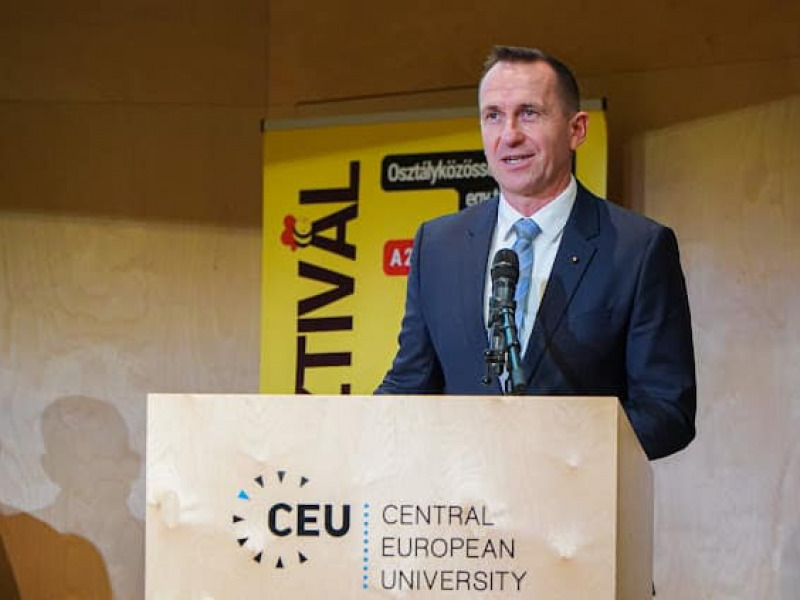 „ Ti ott lesztek májusban a Kamaszfesztiválon” - Filvig Géza